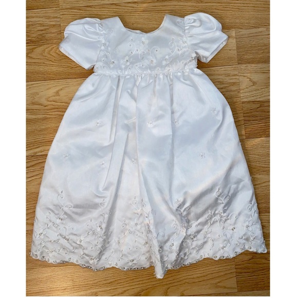 White dress and bonnet for baby girls size 24 months - Picture 4 of 8